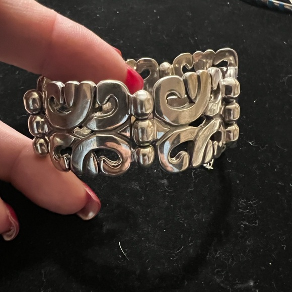 925 STERLING SILVER SOLID HEAVY MEXICO BRACELET.NICE